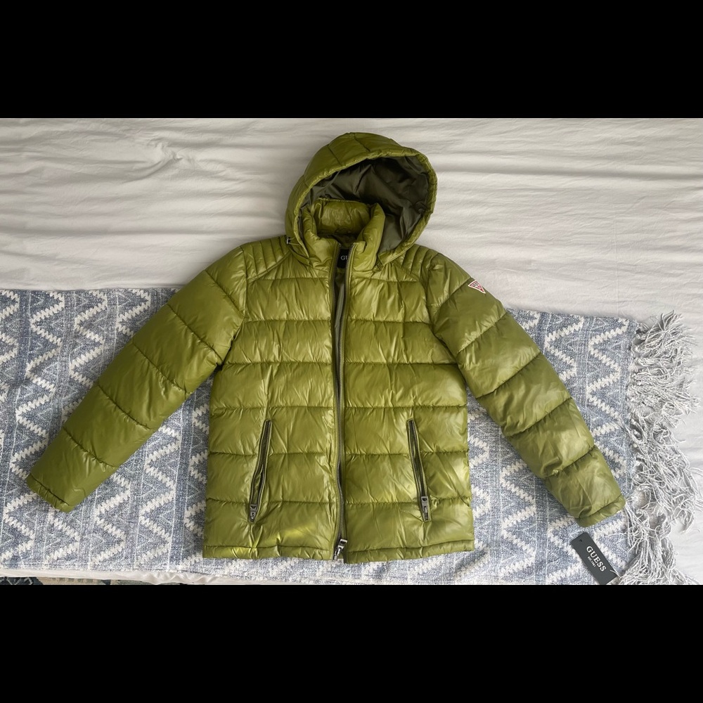 Guess Mens Hooded Puffer size Large
